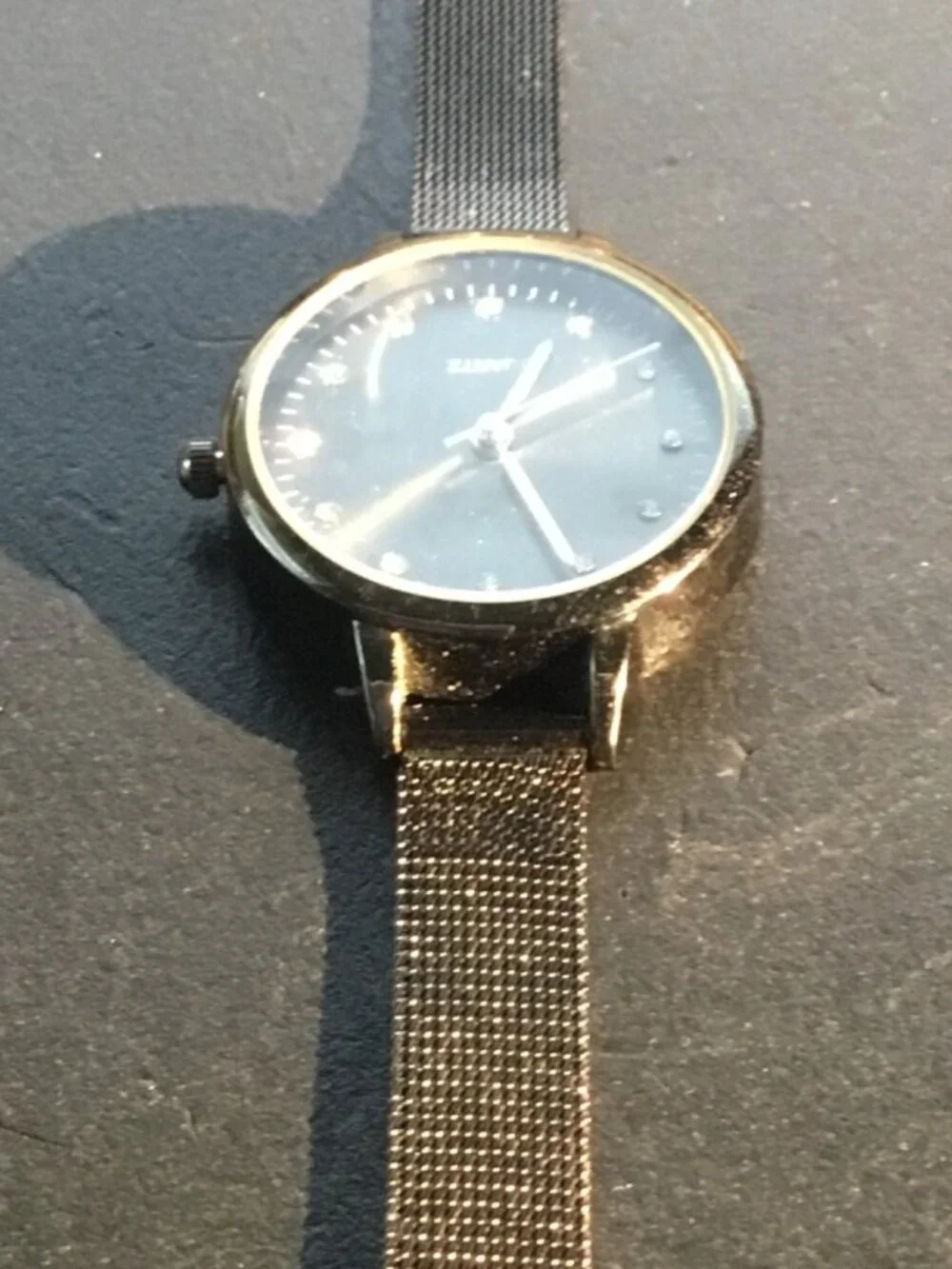 Women Quartz Watch== black/ CZ == Mesh Metal Band== Runs=NEW BATTERY=NICE